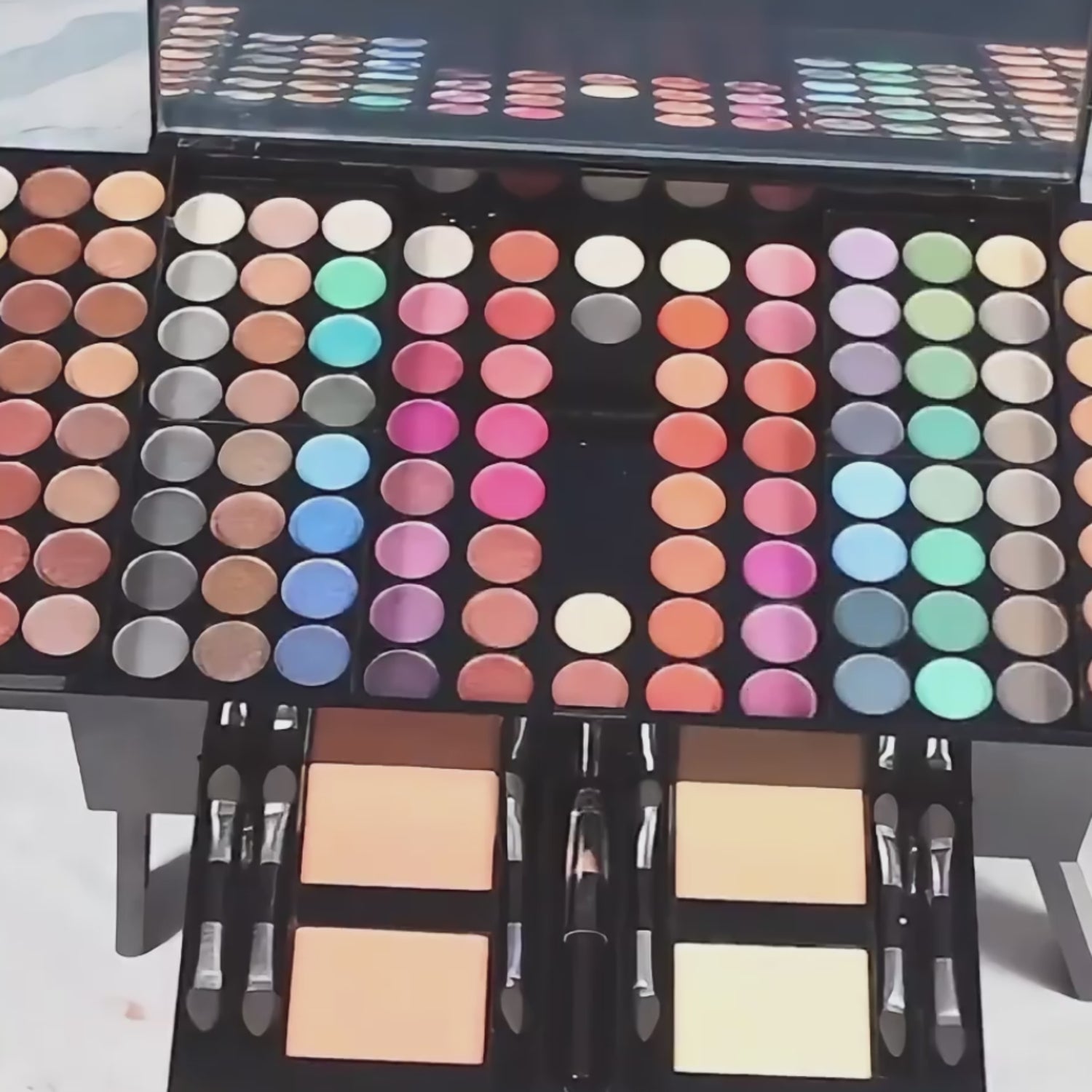 Portable 180-Color Cosmetic Makeup Box